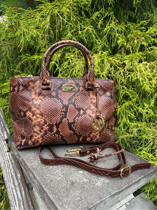 Michael Kors Handbags - Michael Kors Brown Snakeskin Embossed Satchel Crossbody Brown Python Print